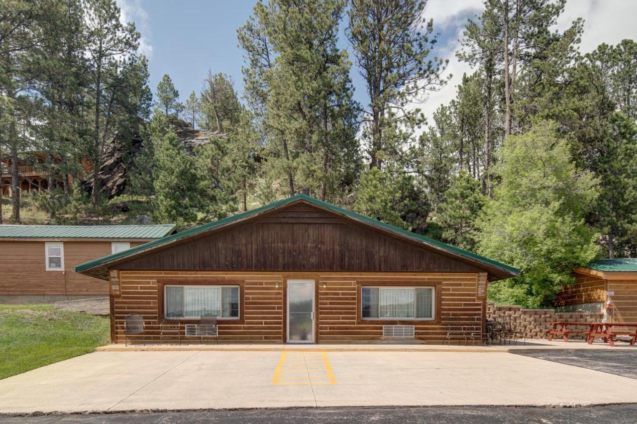 Rock Crest Lodge & Cabins Custer Kültér fotó