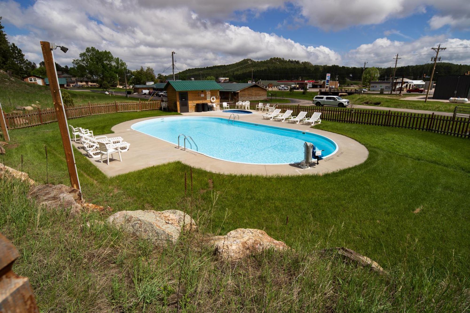 Rock Crest Lodge & Cabins Custer Kültér fotó